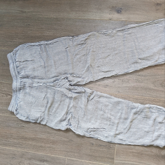 H&M Linen Bend Wide Leg Striped Pants - Picture 2 of 6